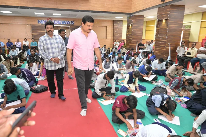 (सेवा संकल्प अभियान) शिक्षा विभाग द्वारा जिला स्तरीय चित्रकला प्रतियोगिता एवं भव्य प्रदर्शनी का आयोजन