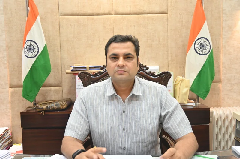 माता-पिता भरण पोषण एवं कल्‍याण अधिनियम के मामलों में कलेक्‍टर राघवेन्‍द्र सिंह ने दिये महत्‍वपूर्ण निर्णय